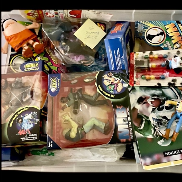 VINTAGE MYSTERY surprise 🎁 TOY BOX- 12 Random collectible Toys, some FULL SIZE - Picture 10 of 15